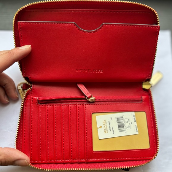 MICHAEL KORS_ Large Logo and Leather Wristlet - Picture 3 of 9